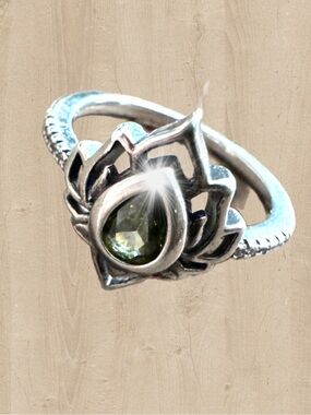 Teardrop Gem Lotus Ring